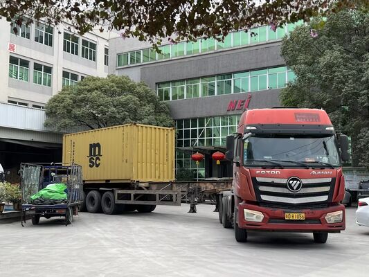 Customized Metalized PET Film with Heat Resistance Up To 110°C and Smooth Reflective Surface for Packaging and Lamination