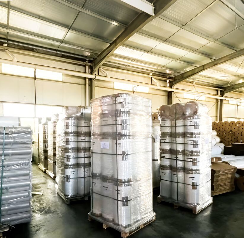 Above 90 GU Gloss Level Gloss Lamination Film with Moisture Proof and Double Side Corona Treatment