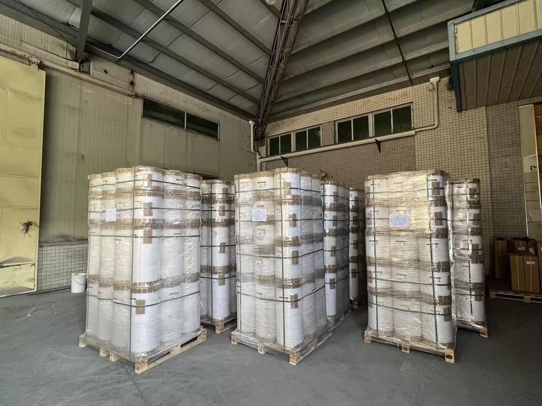 Glossy PET Thermal Lamination Film with 2200 Mm Width and 130°C Temperature Resistance for Superior Protection